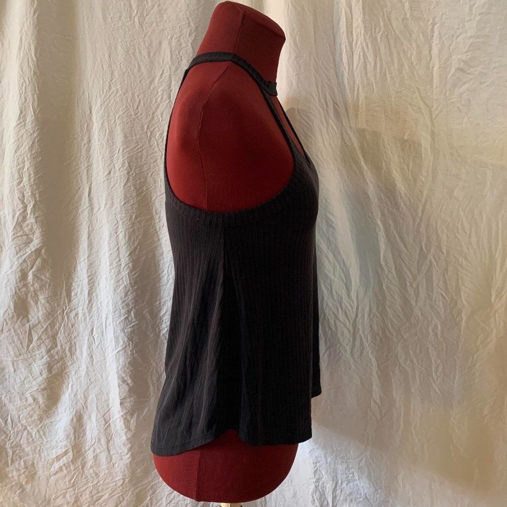 Cutout Style Halter - Picture 2 of 6